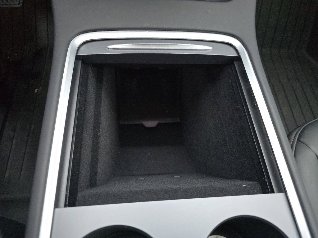 Used 2024 Tesla Model Y Long Range image 28