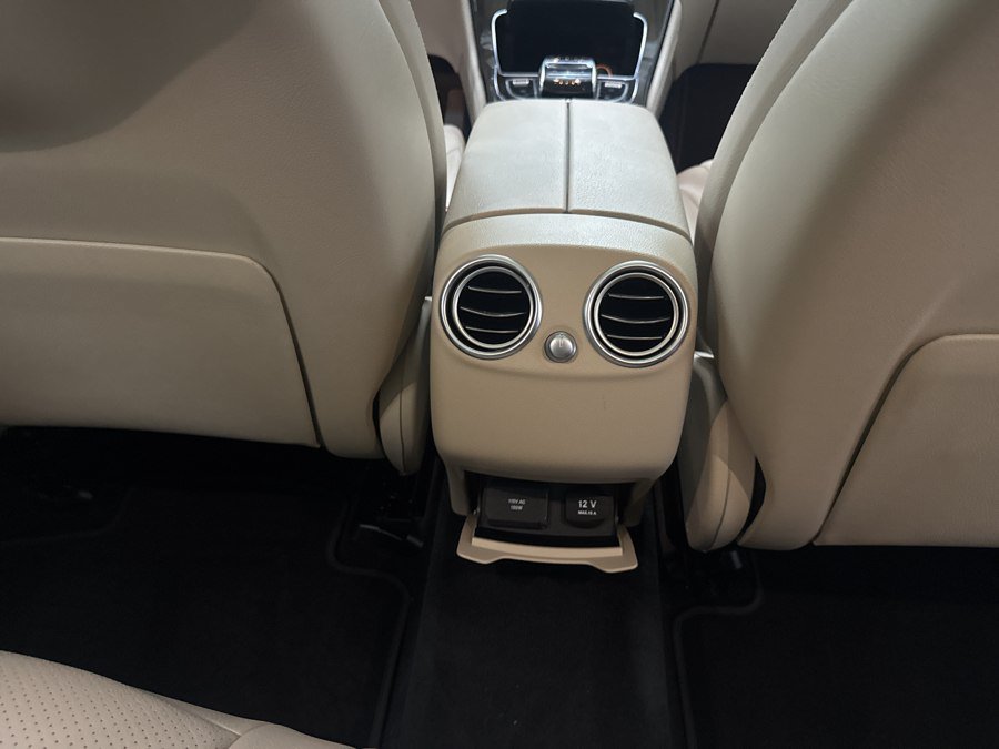 Used 2018 Mercedes-Benz GLC 300 4MATIC w/ Multimedia Package image 16