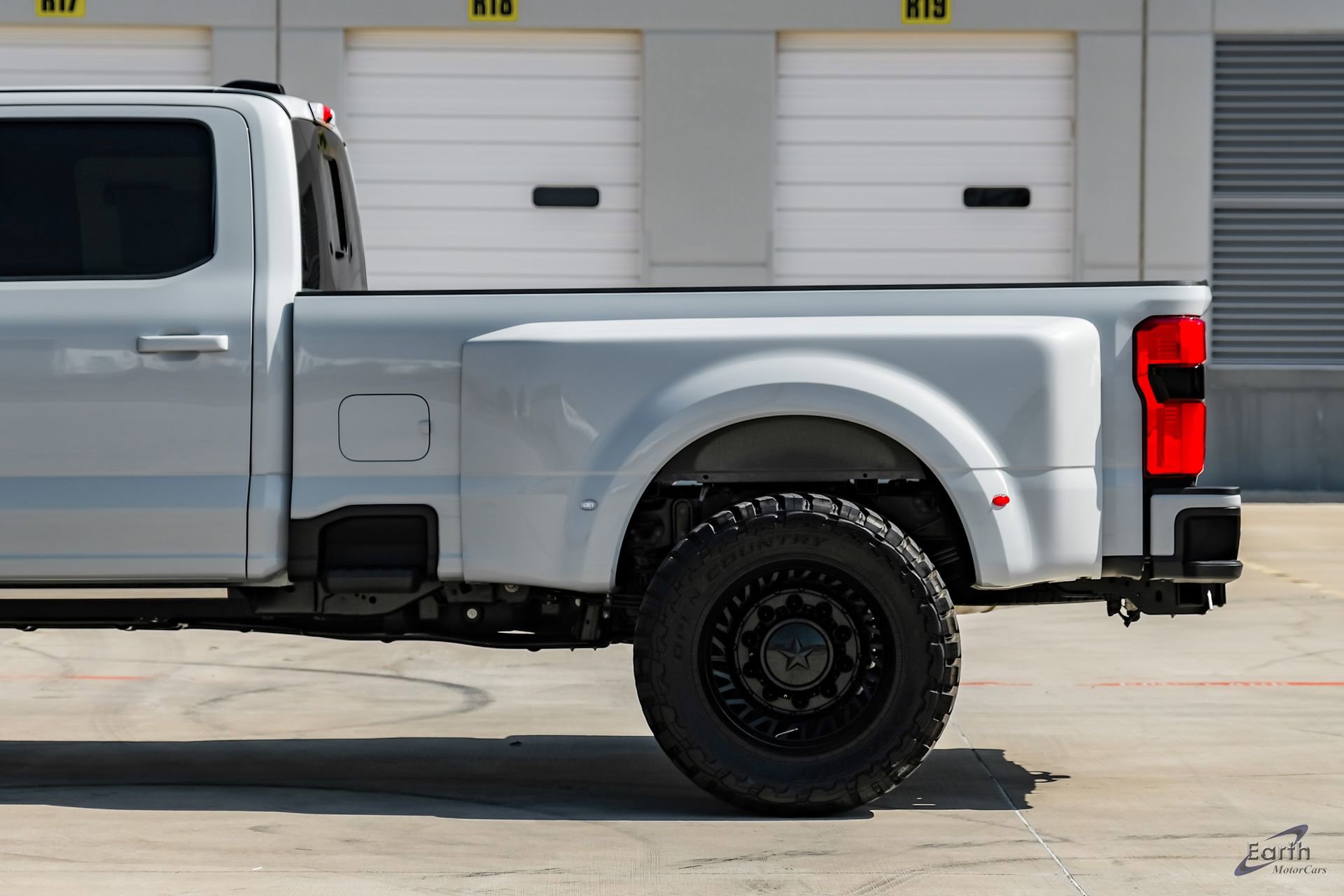 Used 2026 Ford F450 Platinum w/ FX4 Off-Road Package AWD/4WD image 11