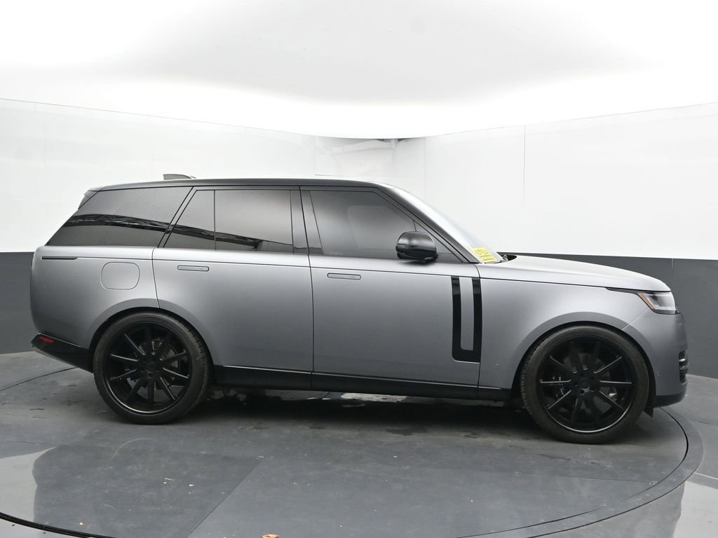 Used 2023 Land Rover Range Rover SE image 12