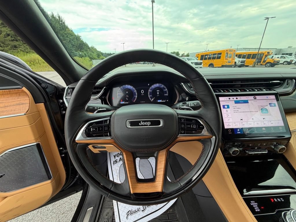 Used 2023 Jeep Grand Cherokee Summit AWD/4WD image 44