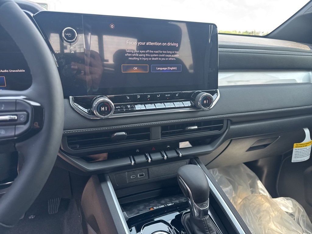 New 2025 Chevrolet Colorado LT w/ LT Convenience Package image 19