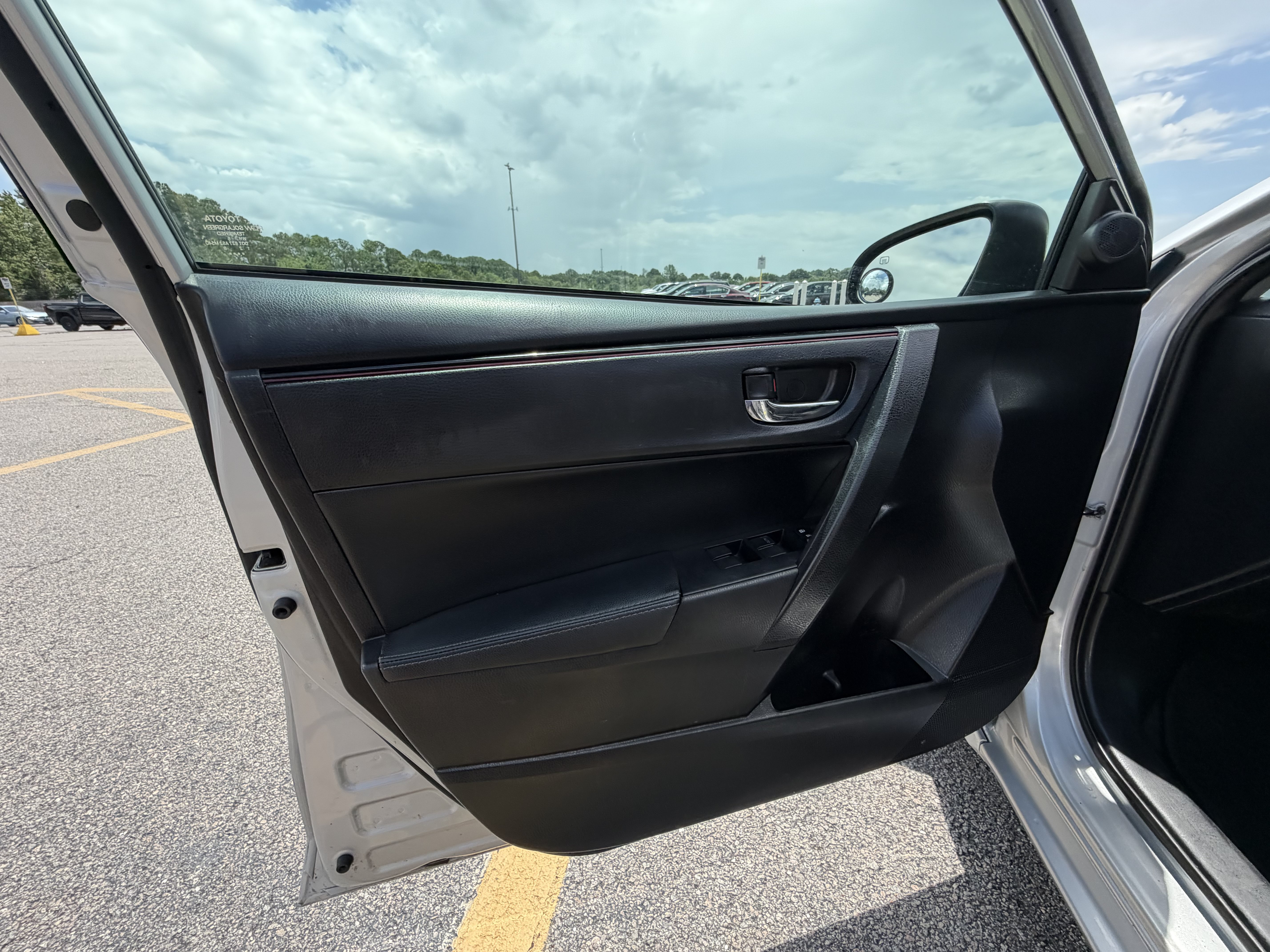 Used 2017 Toyota Corolla SE 50th Anniversary FWD image 11