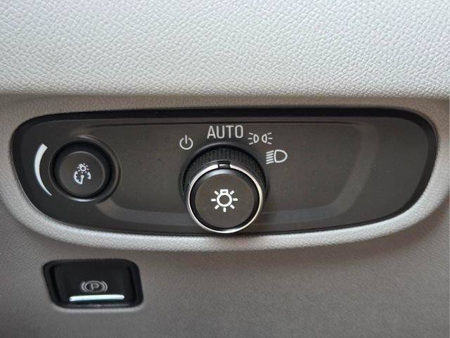 Certified 2024 GMC Terrain SLE w/ Driver Convenience Package FWD image 30