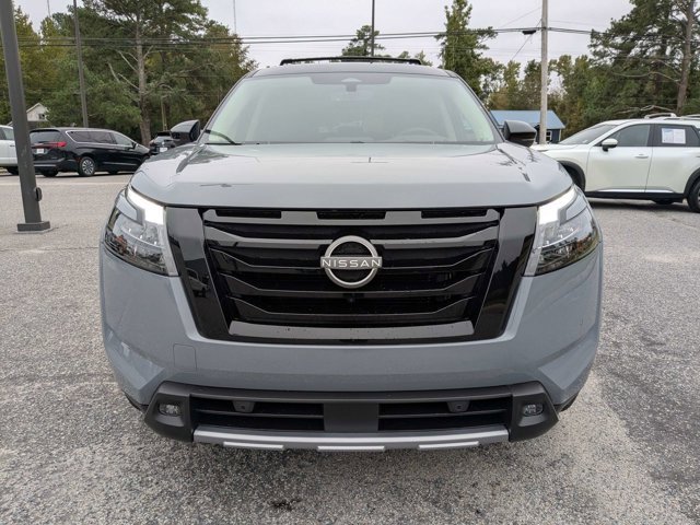 New 2025 Nissan Pathfinder Platinum w/ Black Appearance Package image 9