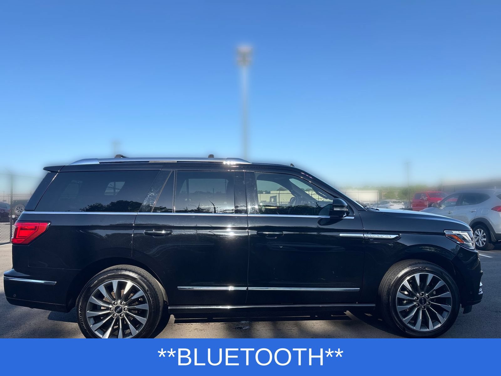 Certified 2021 Lincoln Navigator Reserve w/ Luxury Package AWD/4WD image 8