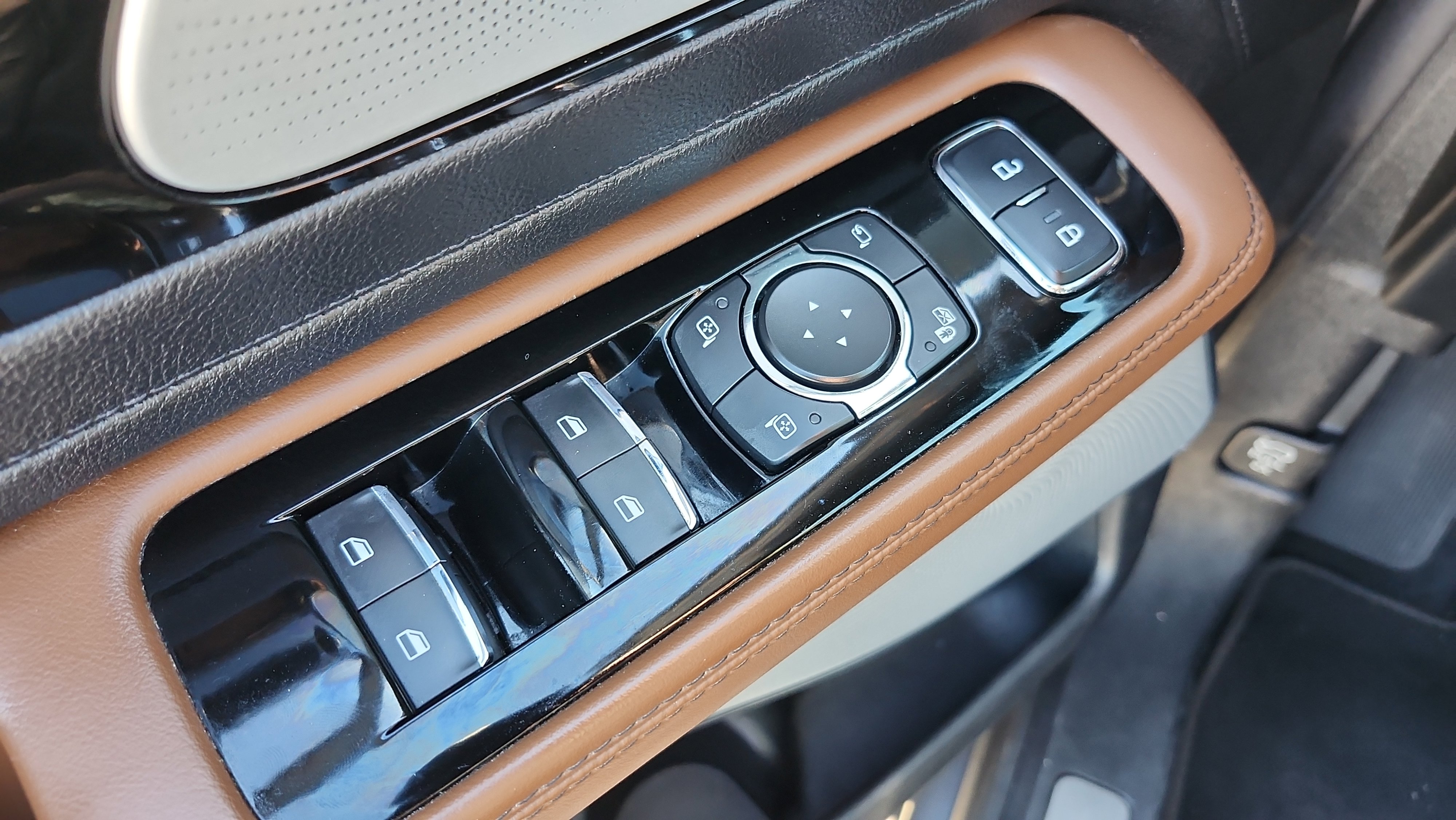 Used 2021 Lincoln Aviator Reserve w/ Equipment Group 208A image 36