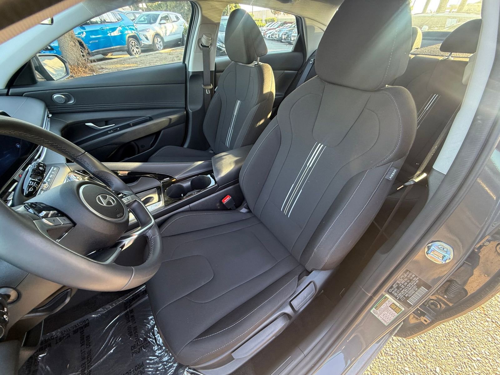 Used 2025 Hyundai Elantra SEL image 37