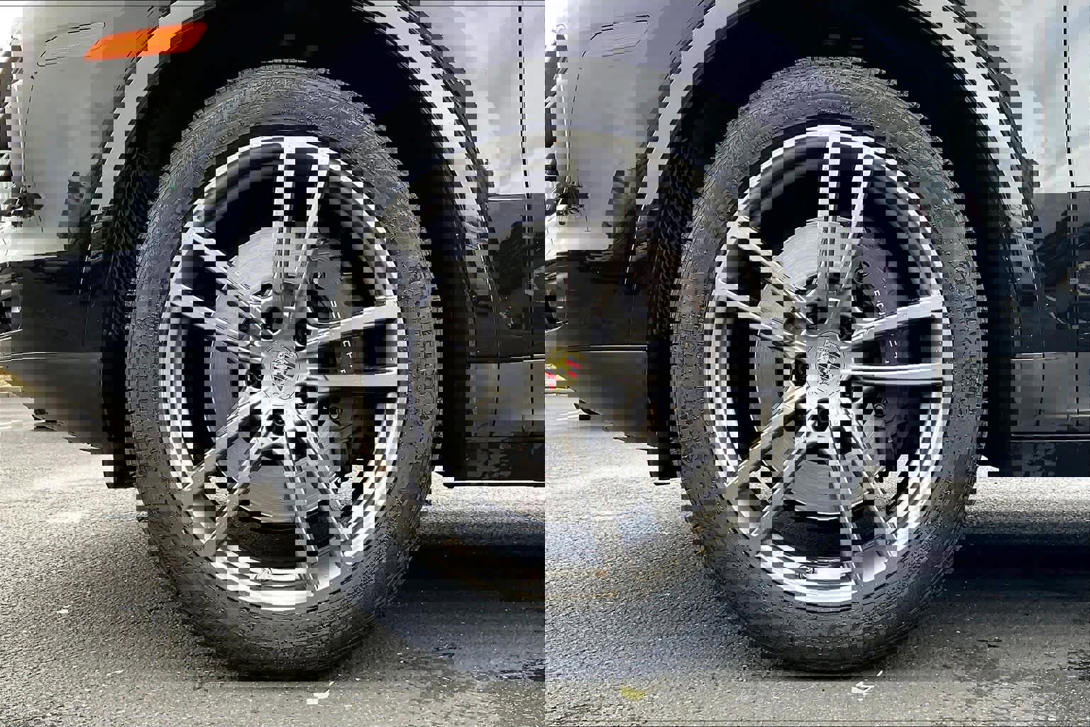 Used 2023 Porsche Cayenne Coupe image 10