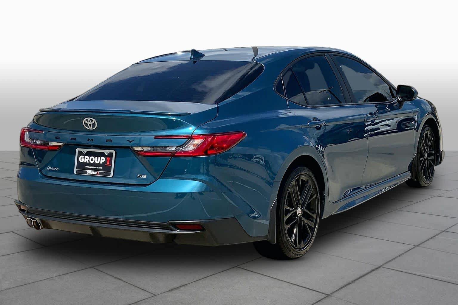 Used 2025 Toyota Camry SE FWD image 25