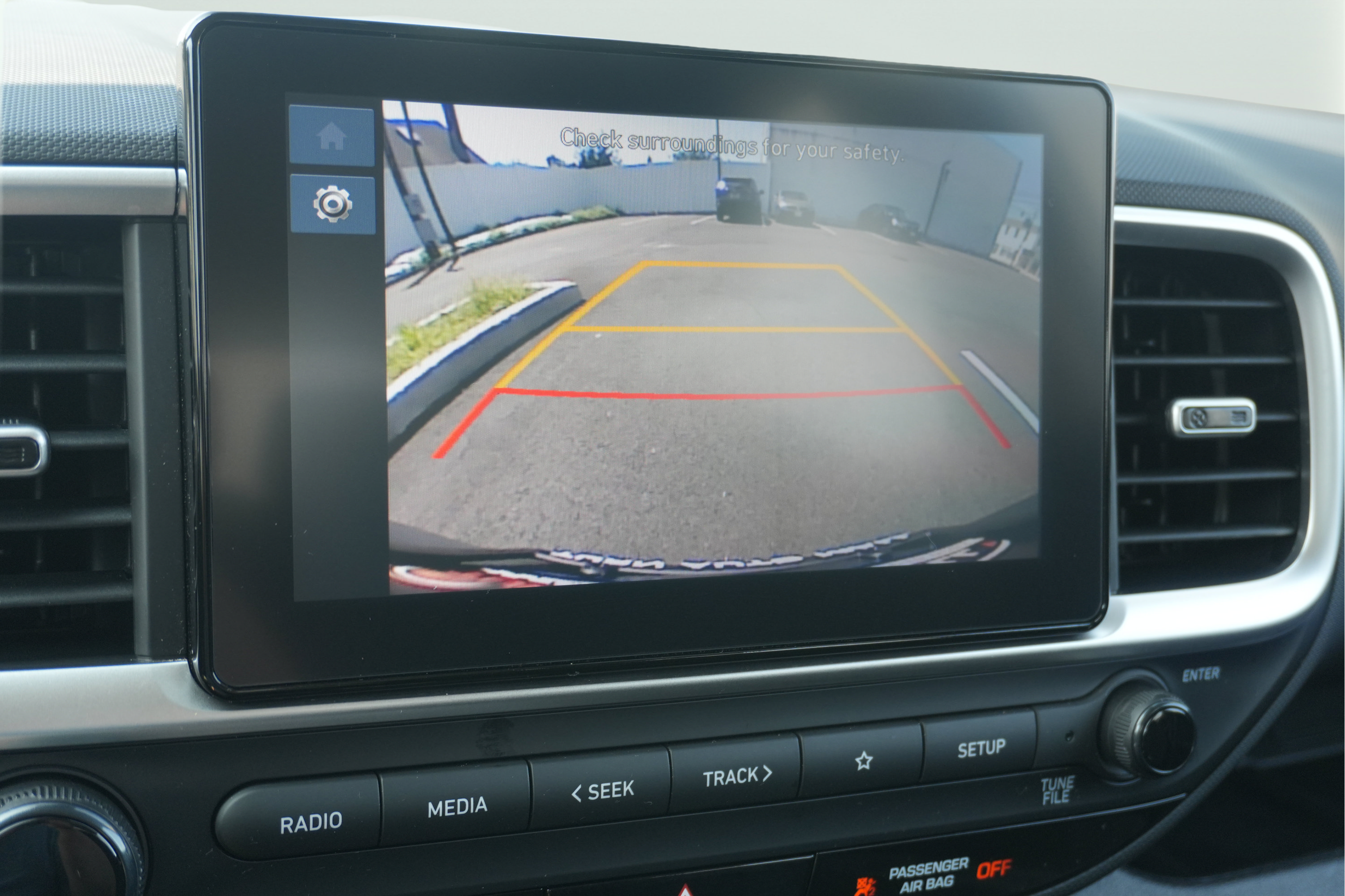 Used 2025 Hyundai Venue SEL FWD image 30