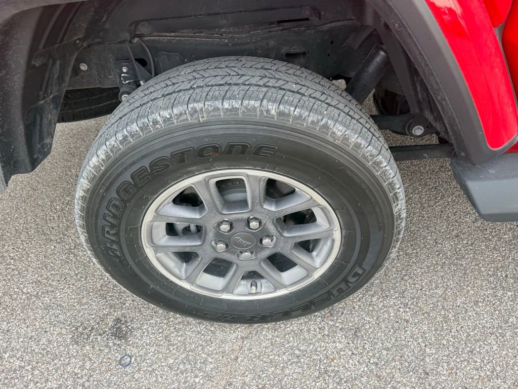 Used 2020 Jeep Gladiator Overland image 9