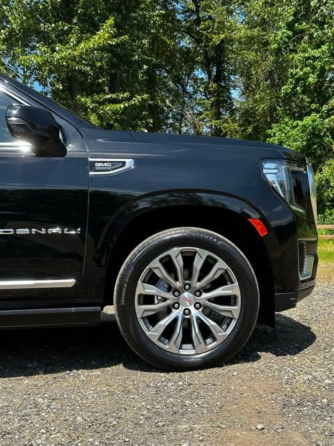 Used 2021 GMC Yukon Denali w/ Denali Premium Package AWD/4WD image 29