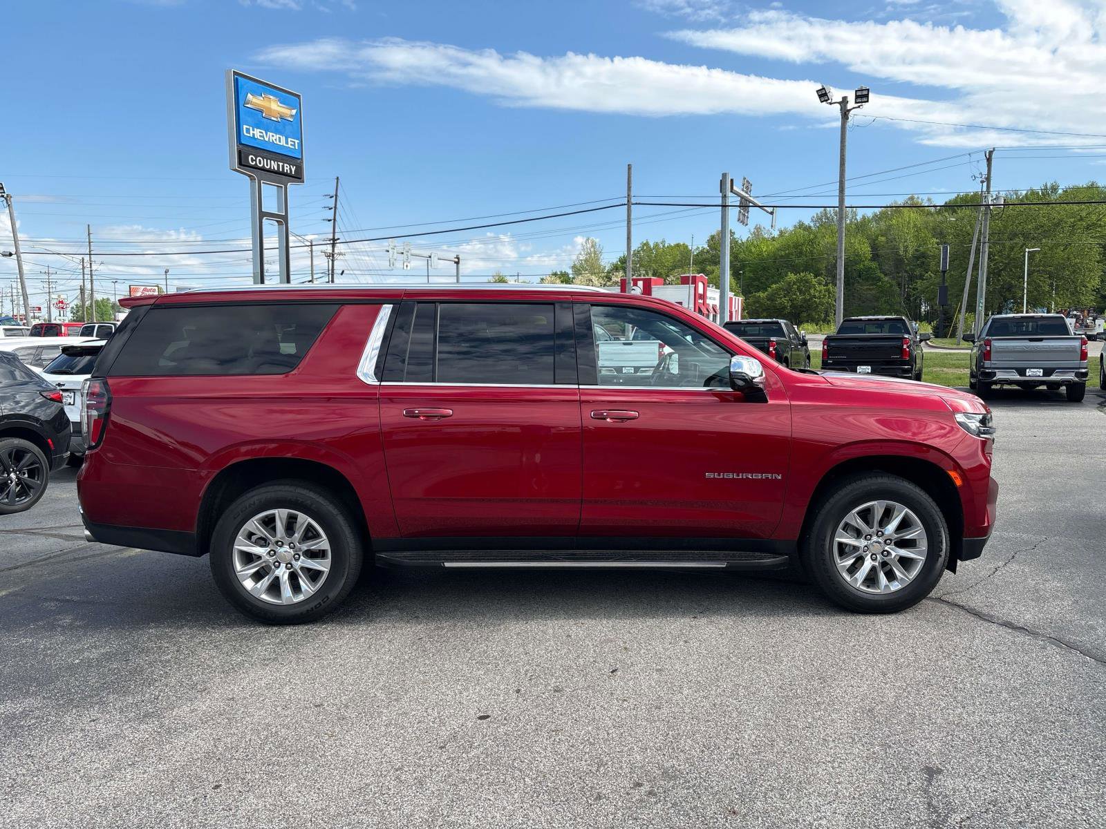 Used 2024 Chevrolet Suburban Premier image 7