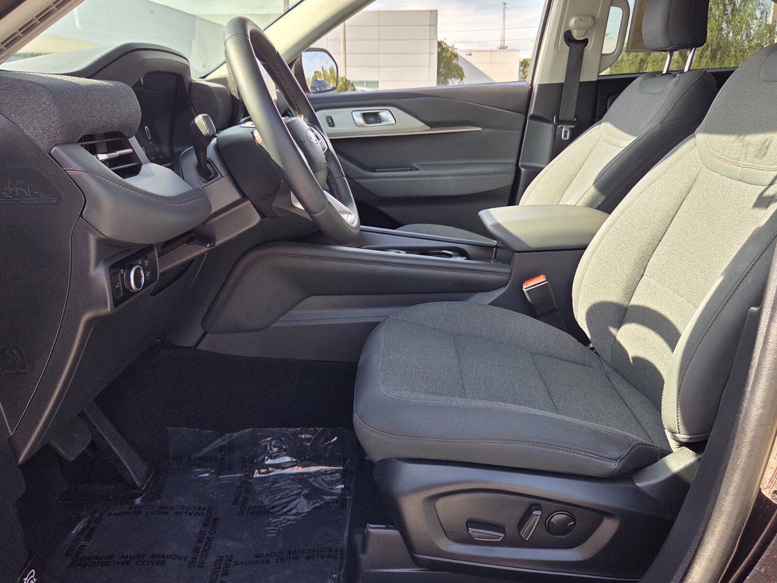 Used 2025 Ford Explorer Active RWD image 10