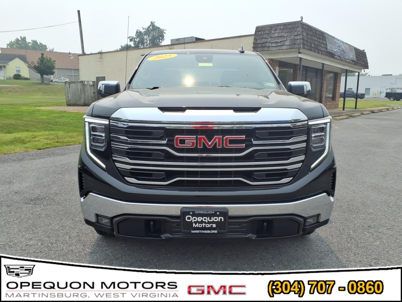 Used 2025 GMC Sierra 1500 SLT AWD/4WD image 2