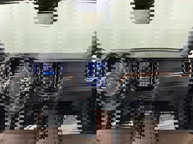 Used 2023 Volvo XC60 B5 Plus w/ Protection Package Premier FWD image 33