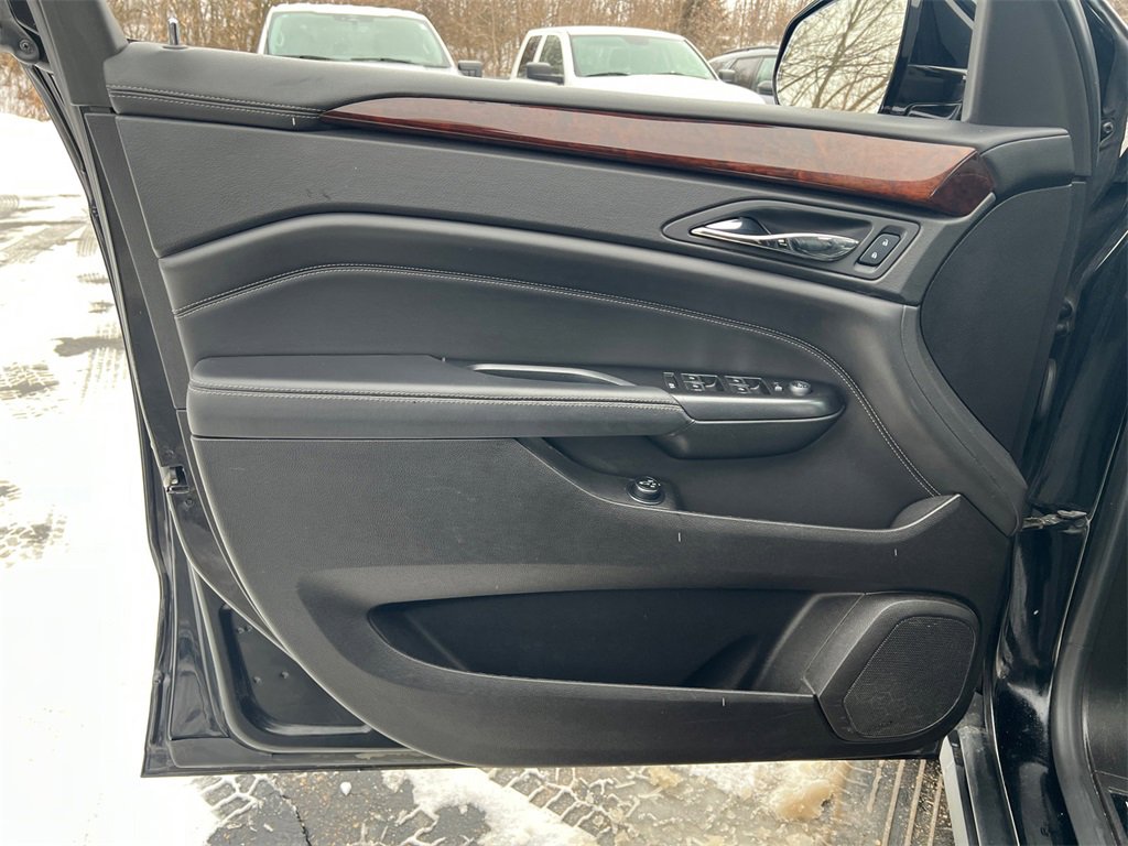 Used 2016 Cadillac SRX Luxury w/ Driver Awareness Package image 11