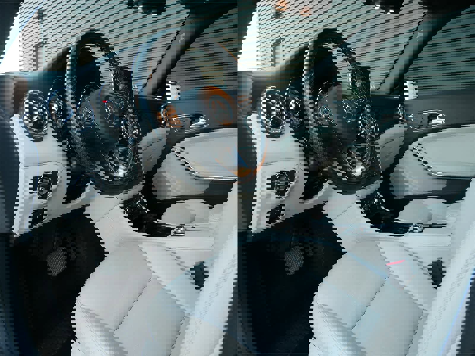 Used 2015 Mercedes-Benz CLA 250 4MATIC image 4