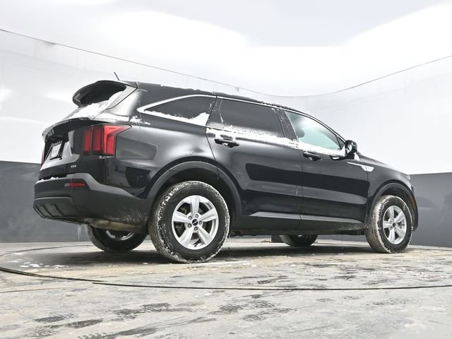 Used 2023 Kia Sorento LX image 39
