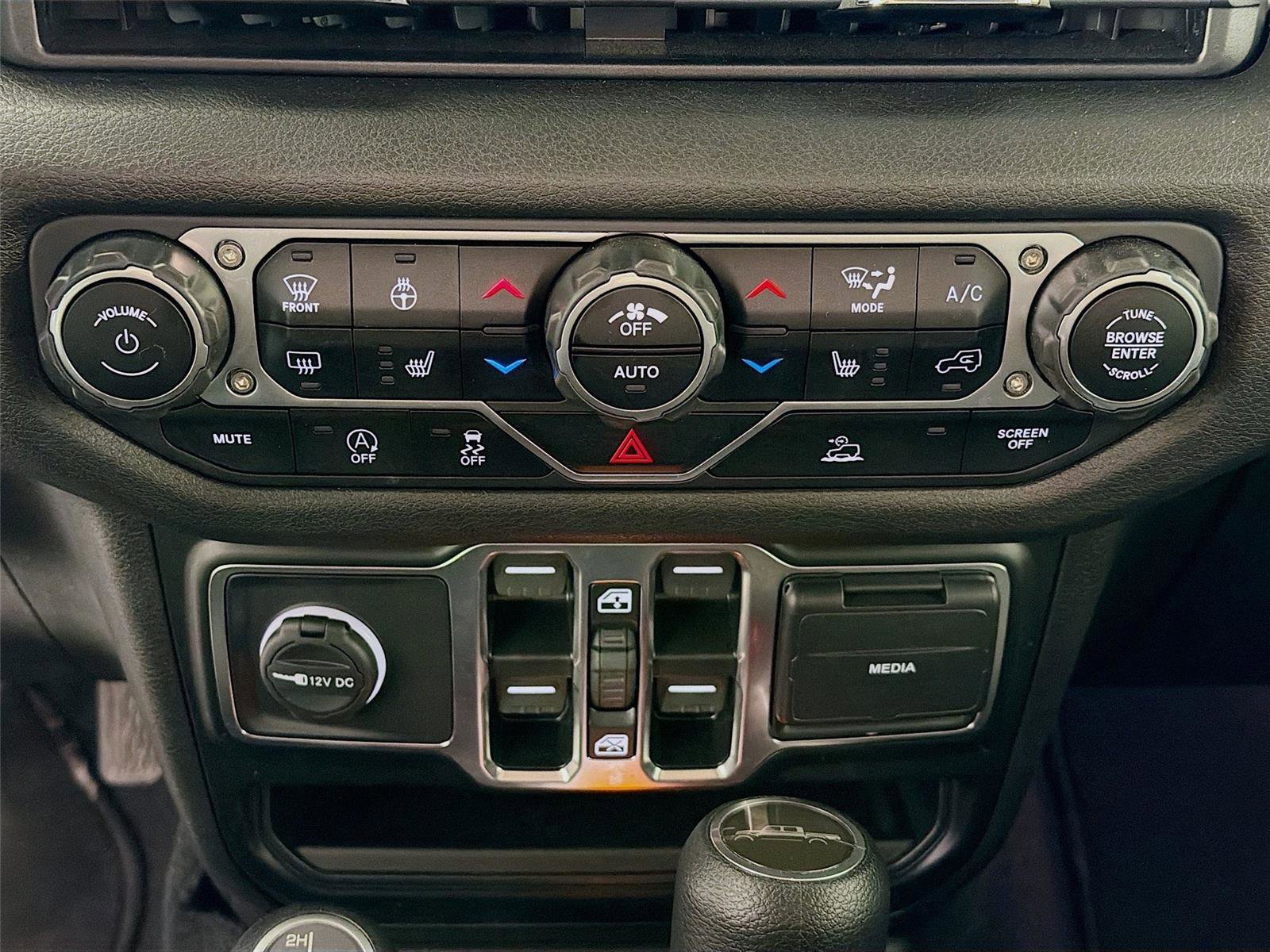 Used 2024 Jeep Gladiator Sport AWD/4WD image 17