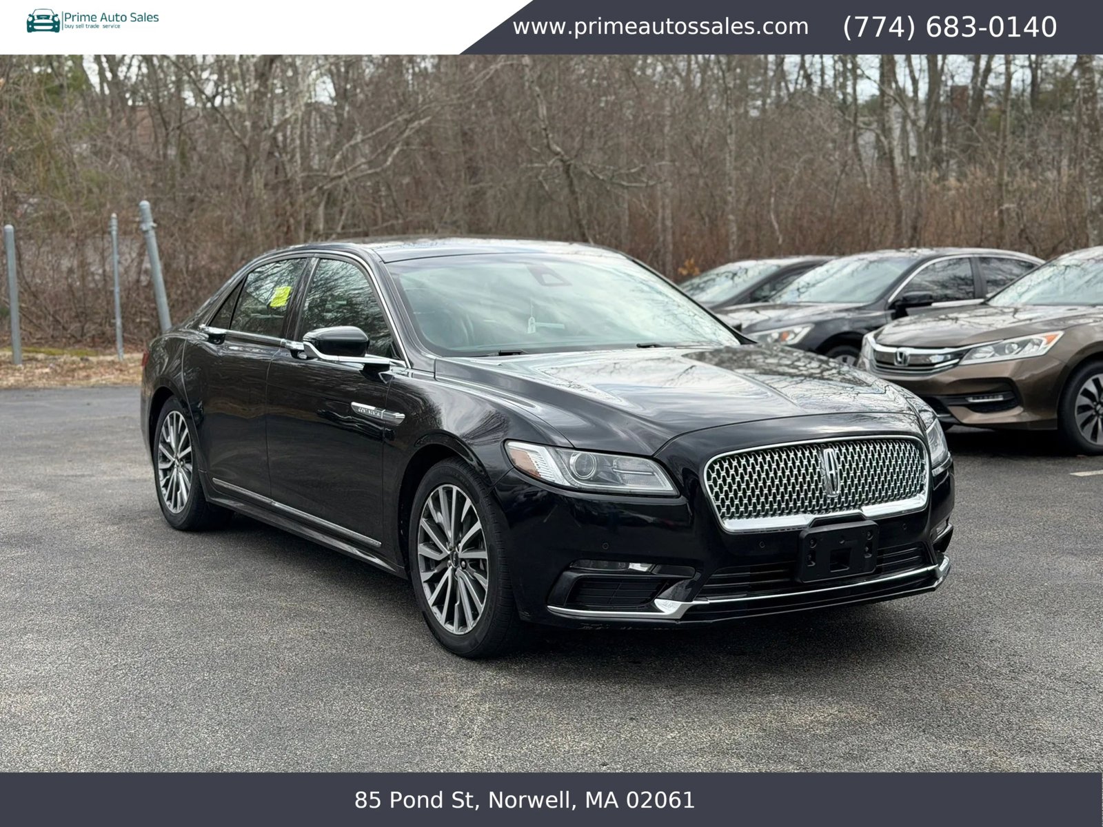Used 2017 Lincoln Continental Select w/ Climate Package image 3