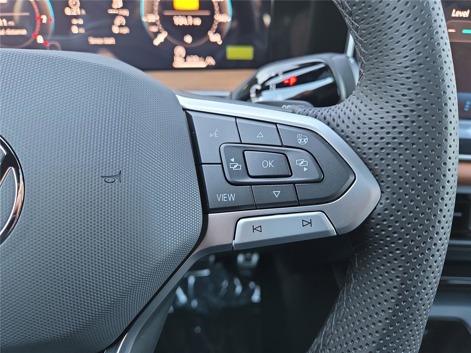 New 2026 Volkswagen Tiguan SEL R-Line image 17