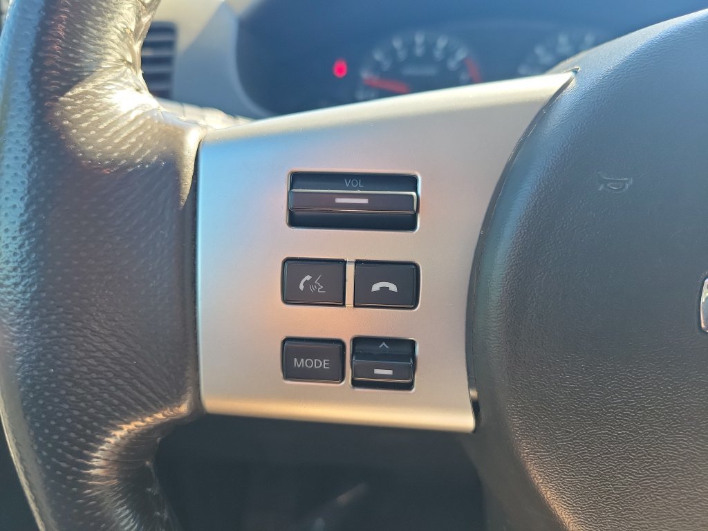 Used 2017 Nissan Frontier SV w/ SV Value Truck Package AWD/4WD image 16