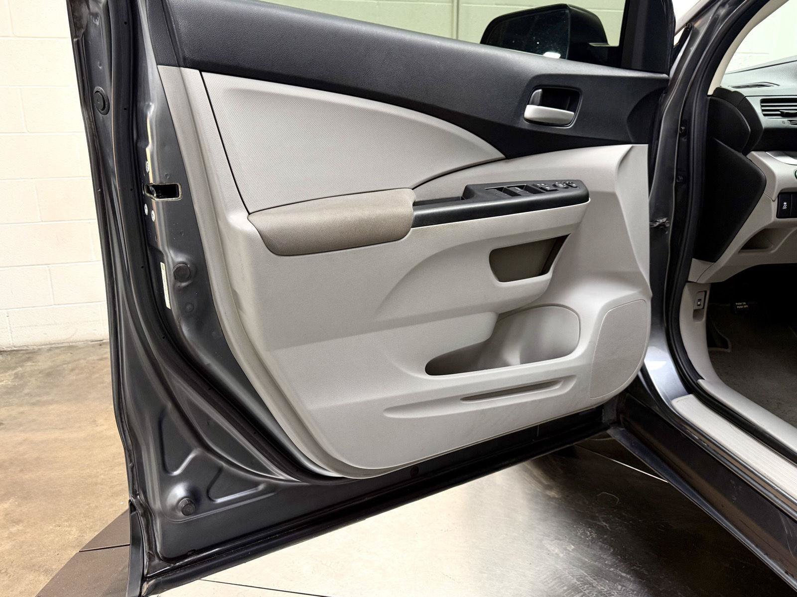 Used 2013 Honda CR-V LX image 12