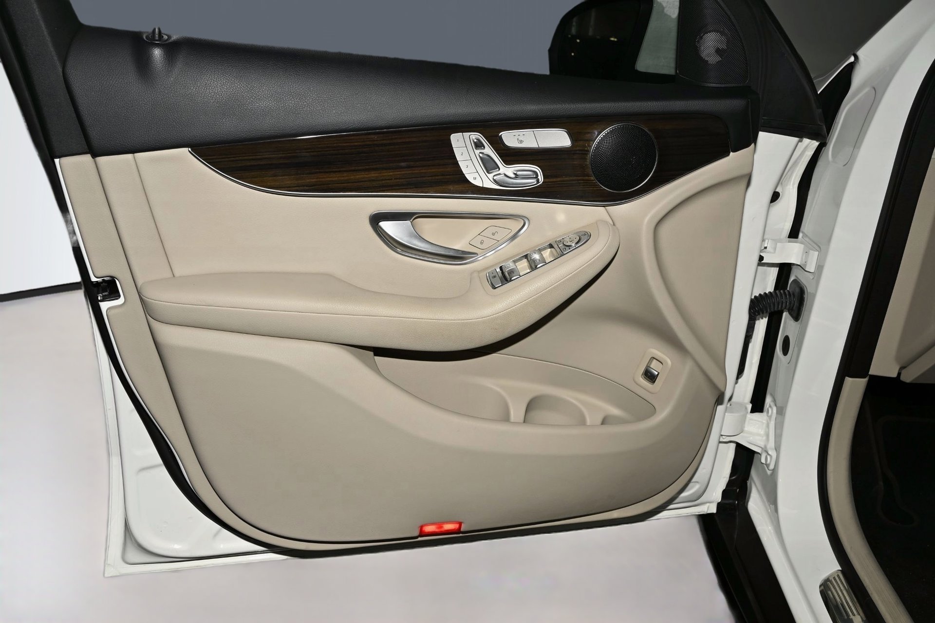 Used 2022 Mercedes-Benz GLC 300 image 19