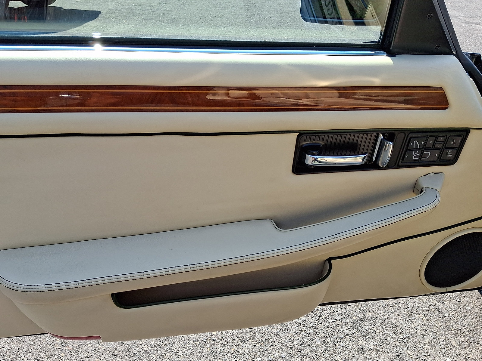 Used 1994 Jaguar XJS V12 Convertible RWD image 14
