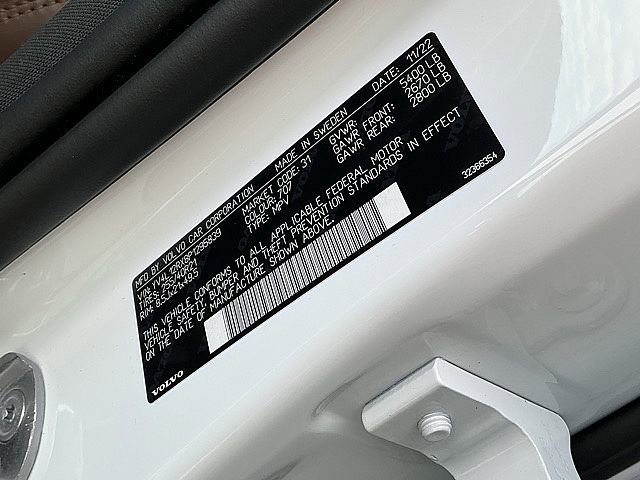 Used 2023 Volvo XC60 B5 Ultimate w/ Climate Package image 30