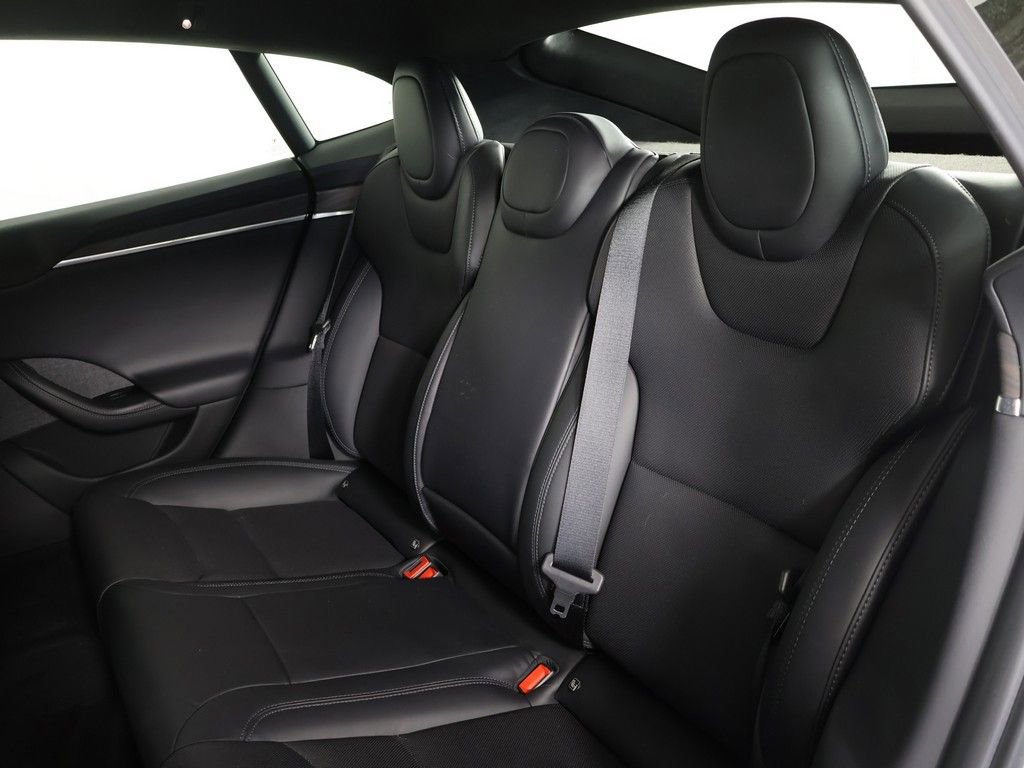 Used 2022 Tesla Model S image 32