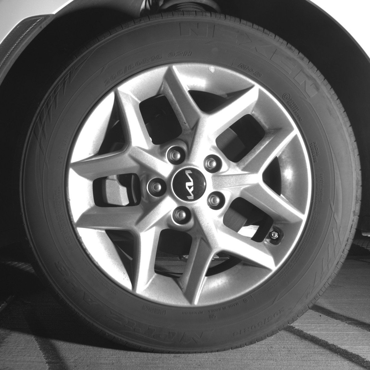 Used 2025 Kia Soul LX w/ LX Technology Package FWD image 12