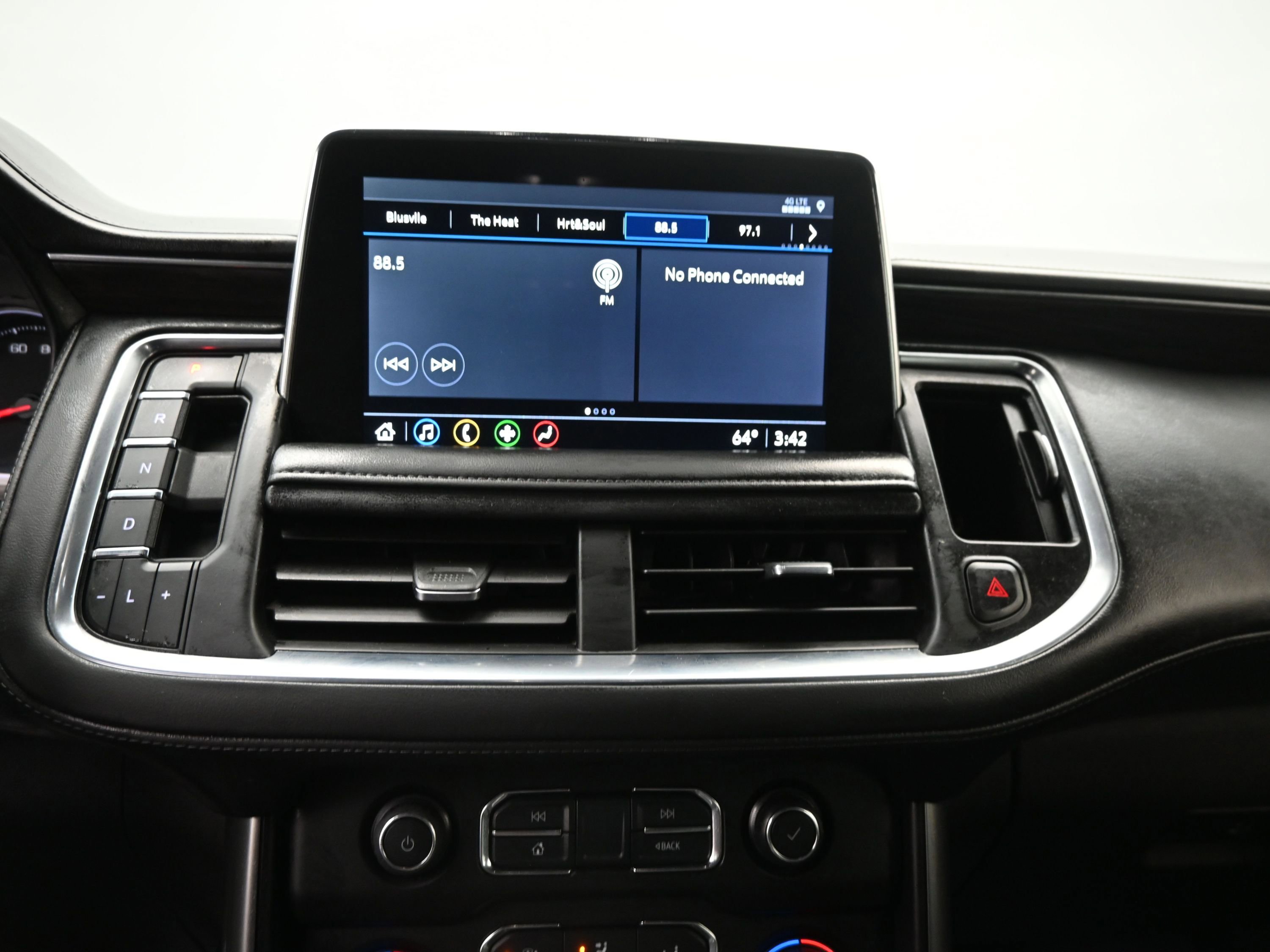 Used 2021 Chevrolet Suburban LT image 16