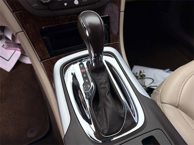 Used 2013 Buick Regal Leather image 28