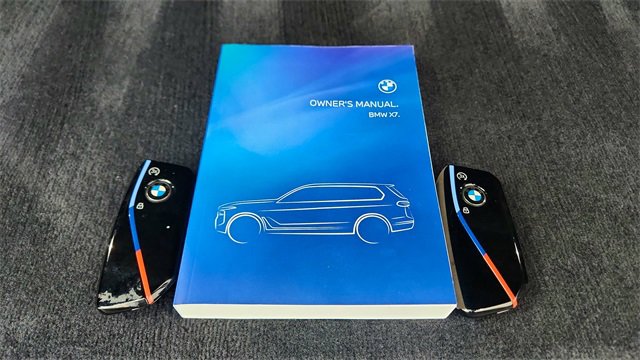 Used 2025 BMW X7 M60i image 64