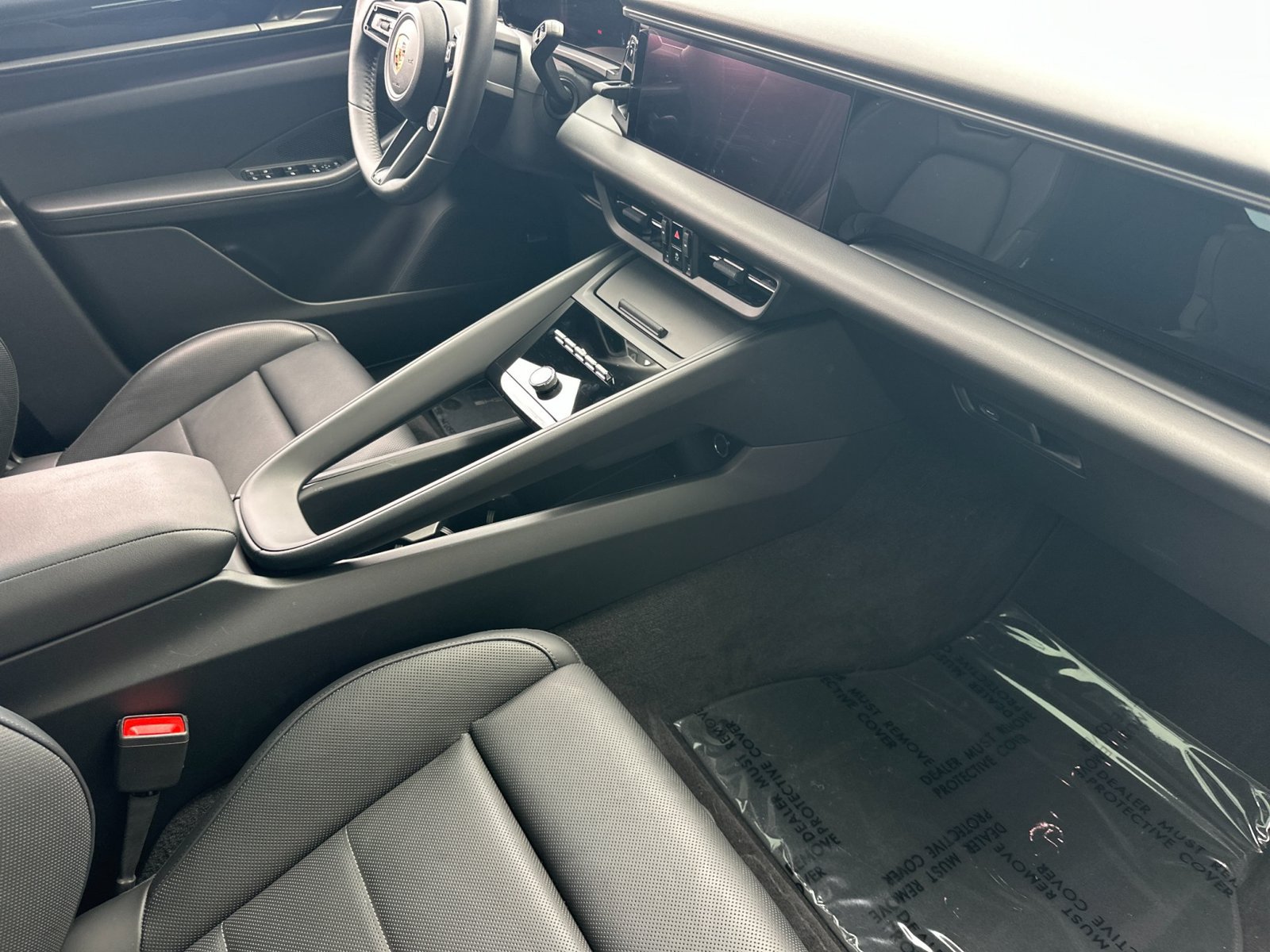 Used 2025 Porsche Macan Electric RWD image 26