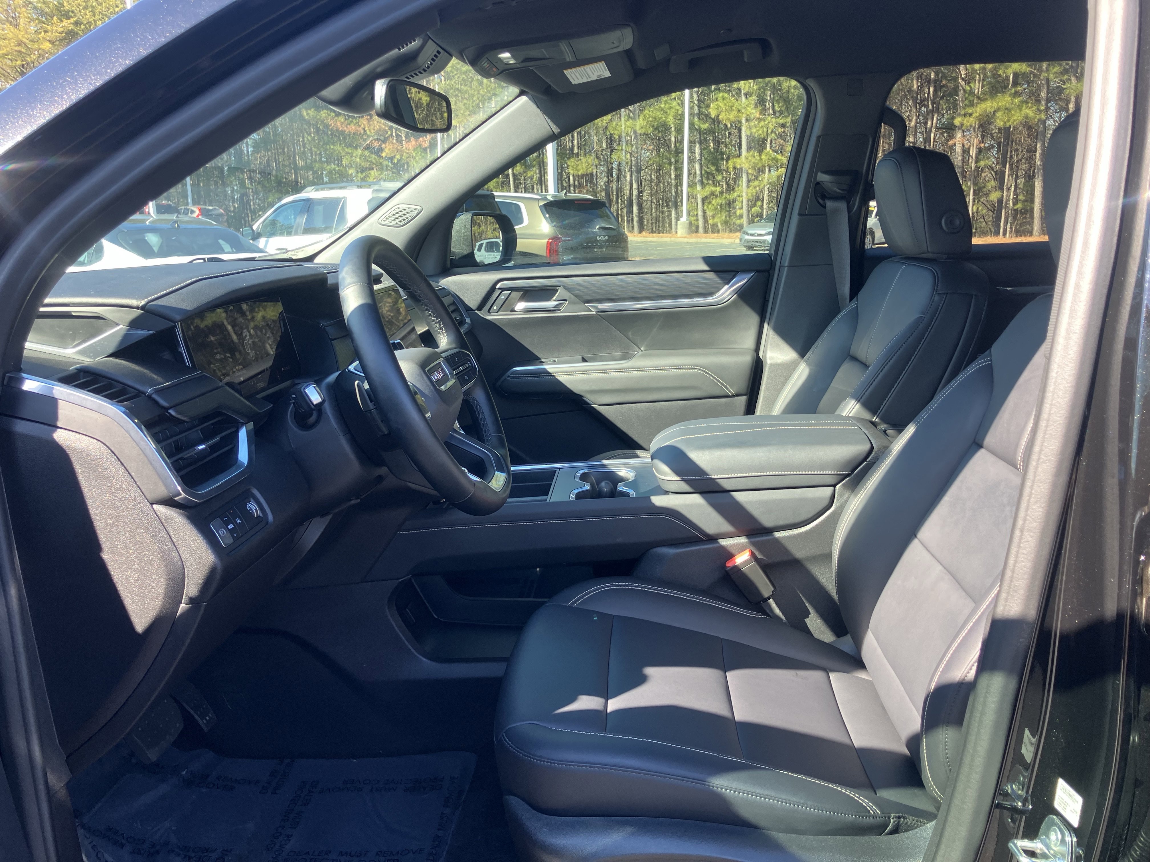 Used 2024 GMC Acadia Elevation image 16