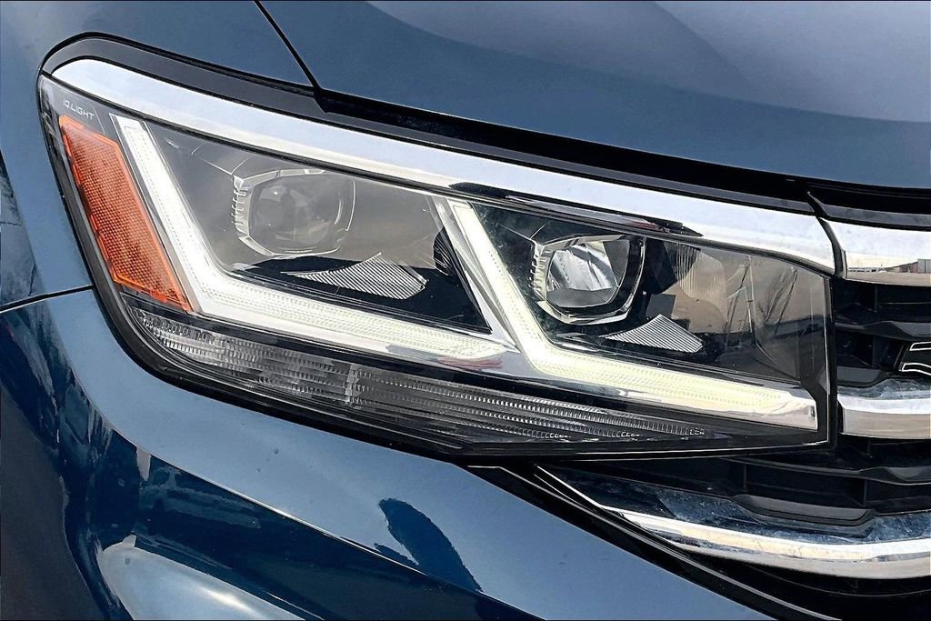 Used 2022 Volkswagen Atlas Cross Sport SEL R-Line w/ Cross Sport MDO Package image 26