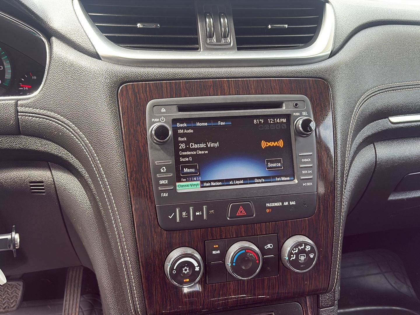 Used 2015 Chevrolet Traverse LT AWD/4WD image 18