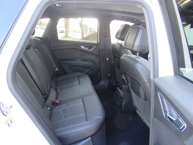 Used 2022 Audi Q4 e-tron Premium Plus w/ Premium Plus image 27