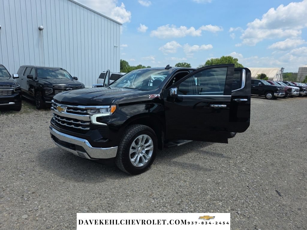 Used 2025 Chevrolet Silverado 1500 LTZ w/ LTZ Premium Package AWD/4WD image 31