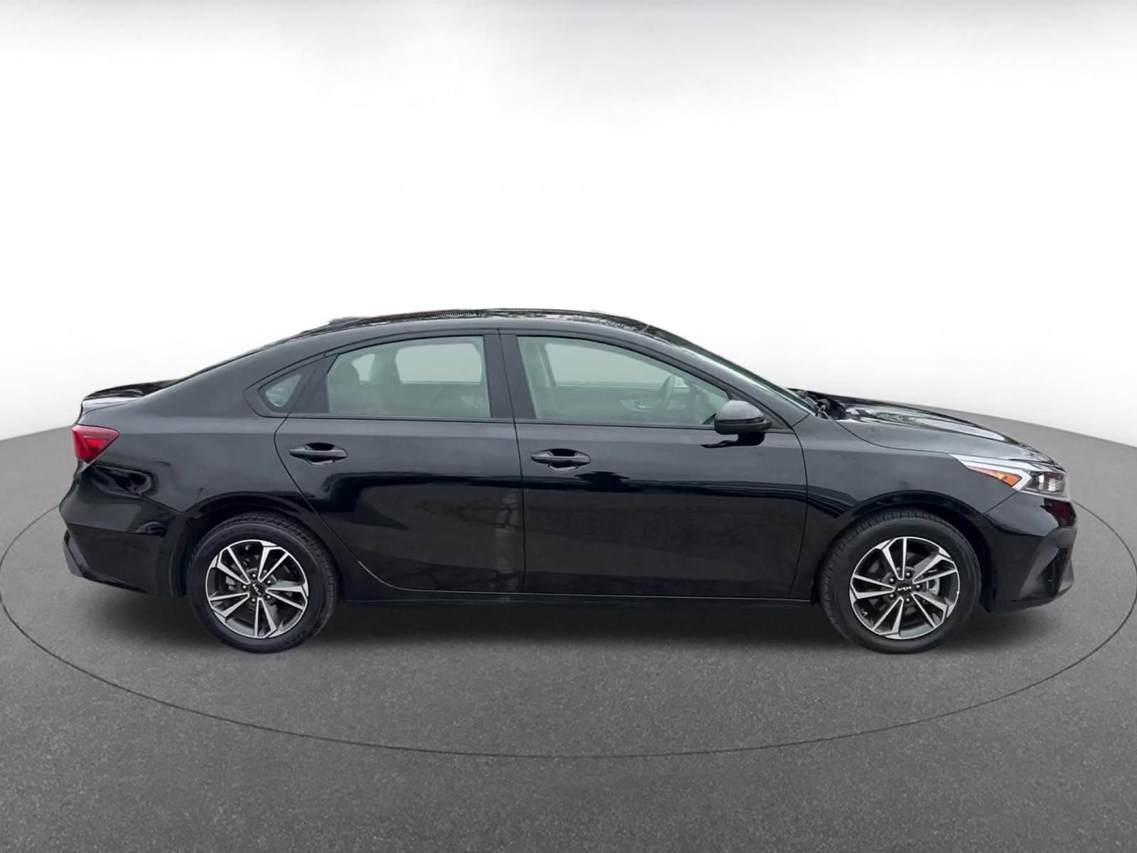 Used 2024 Kia Forte LXS FWD image 16