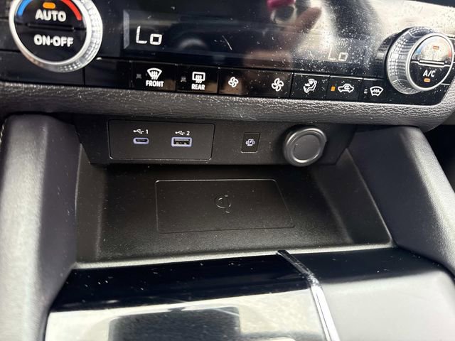 Used 2024 Mitsubishi Outlander SE Black Edition image 29