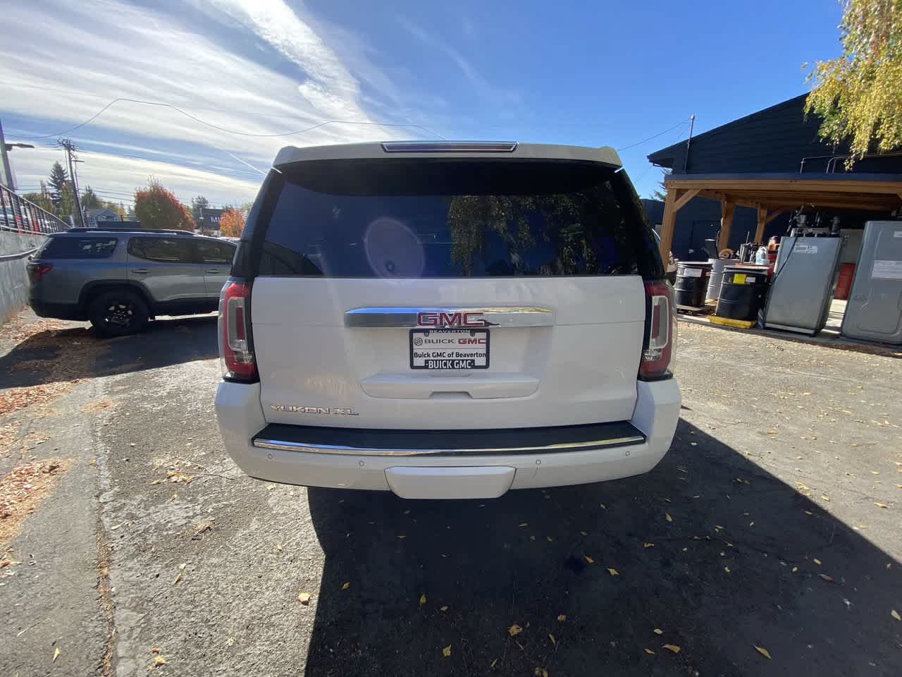 Used 2016 GMC Yukon XL Denali w/ Open Road Package AWD/4WD image 5