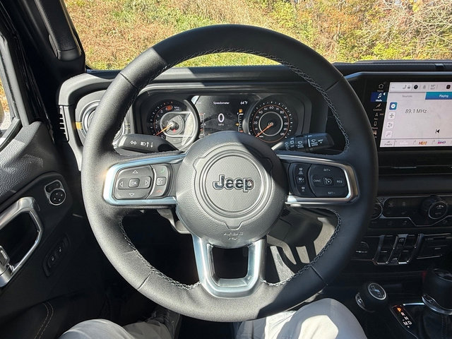 New 2026 Jeep Wrangler Unlimited Sahara AWD/4WD image 22