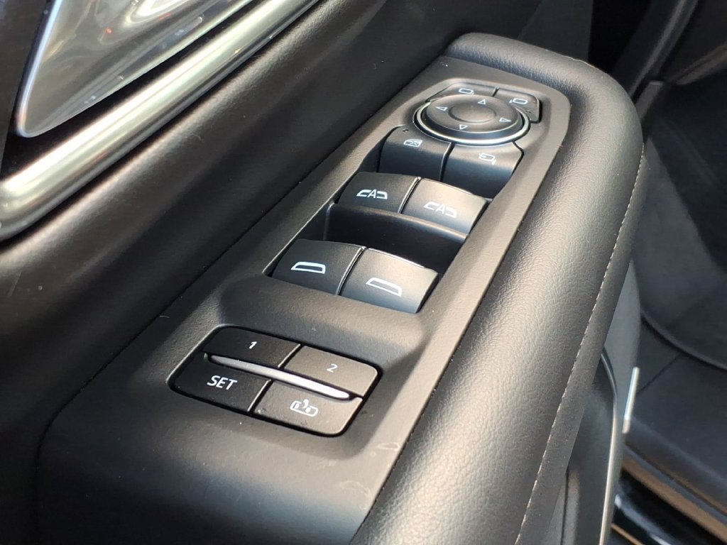 Used 2024 Chevrolet Tahoe High Country AWD/4WD image 13