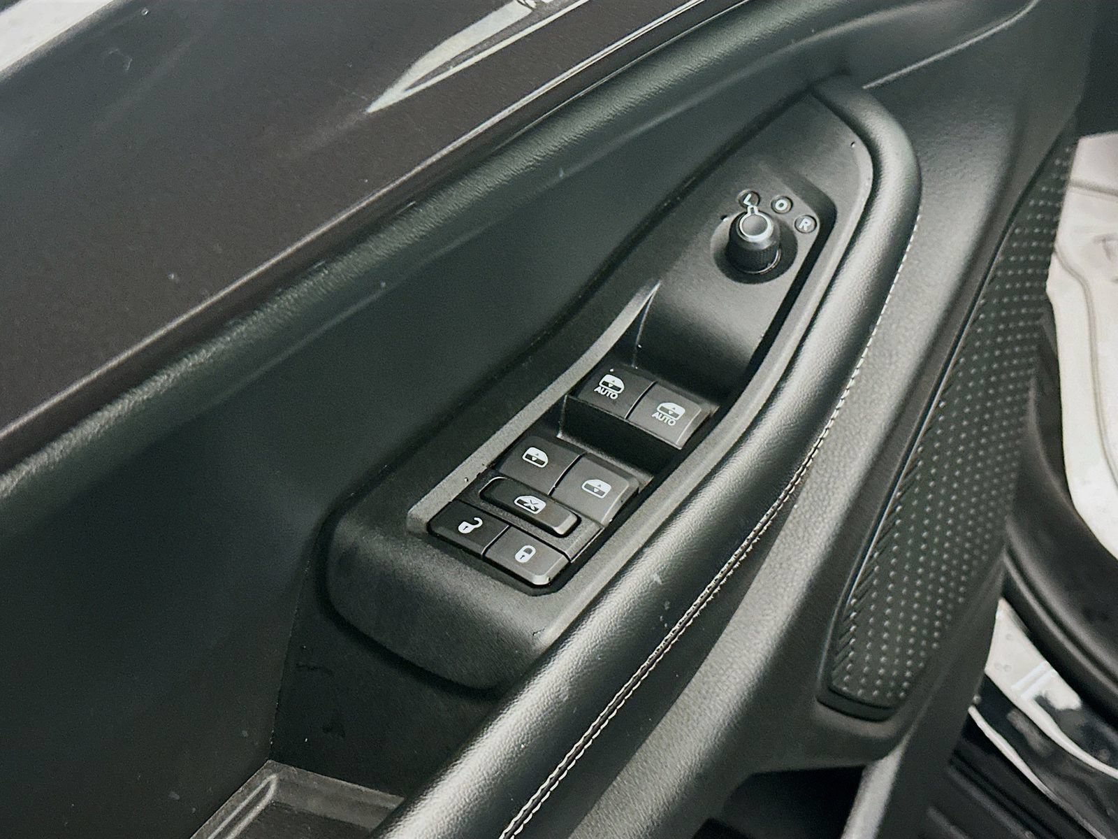 Used 2023 Jeep Grand Cherokee L Laredo AWD/4WD image 17