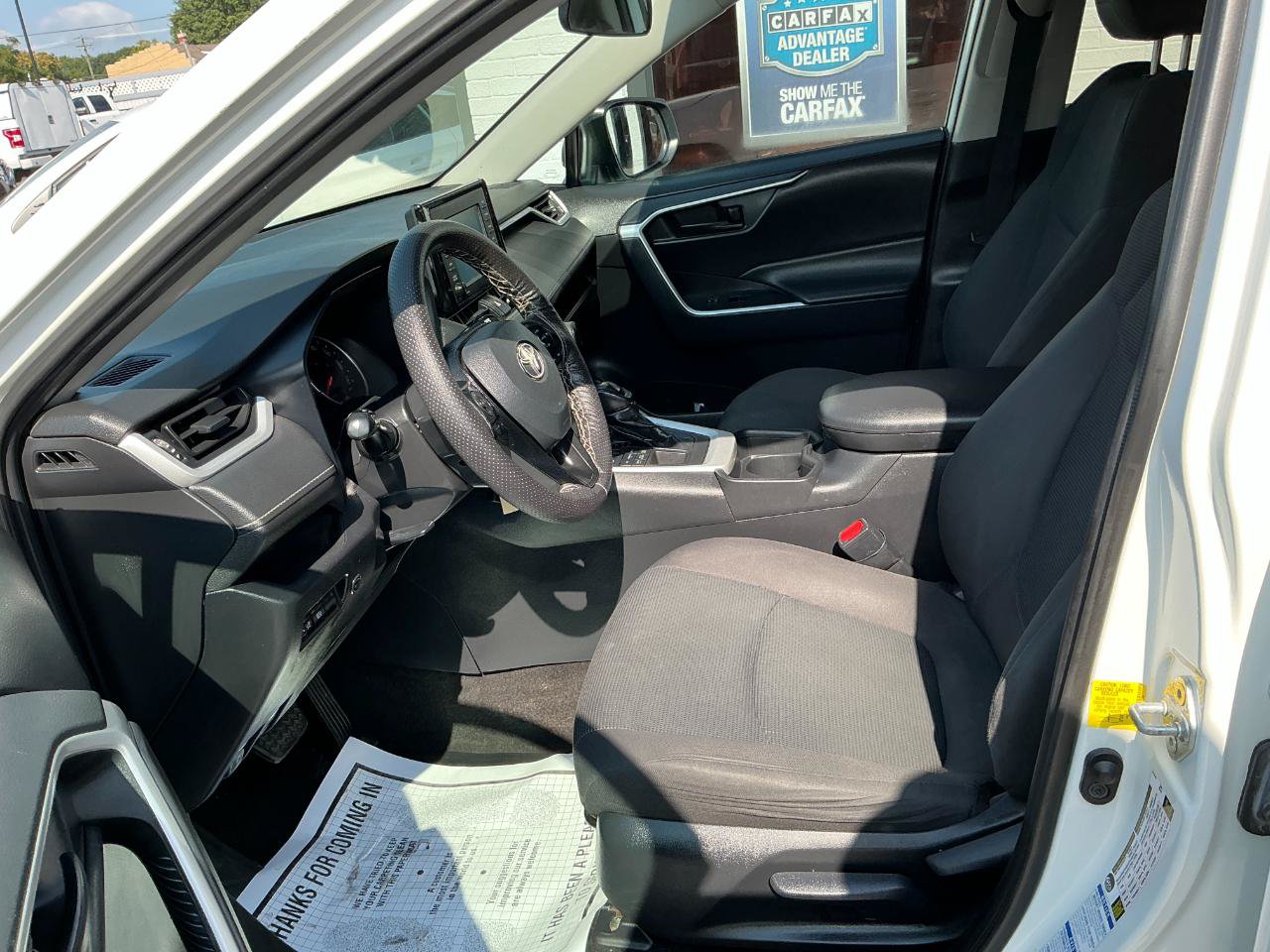 Used 2021 Toyota RAV4 LE AWD/4WD image 8
